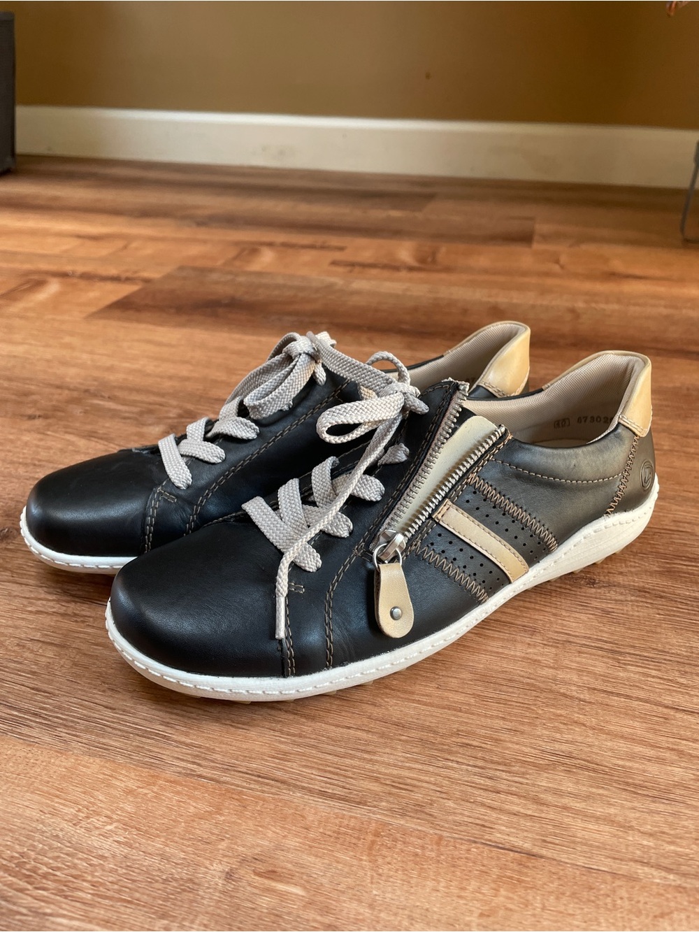 Remonte Sneakers Dark‎ Brown Size 40 Casual Low Zipper Ankle Comfort Shoes